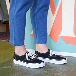 Vans Women's Black Authentic